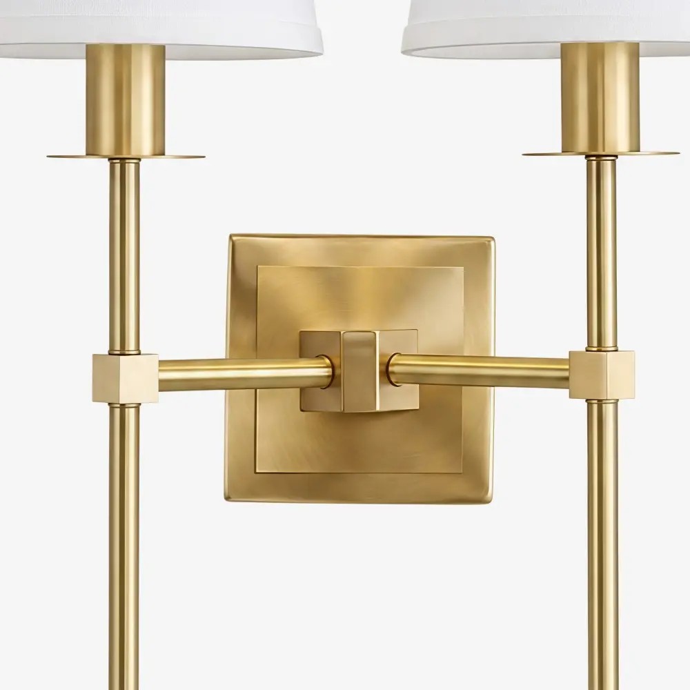 Detailopname van de dubbele messing armverbinding
