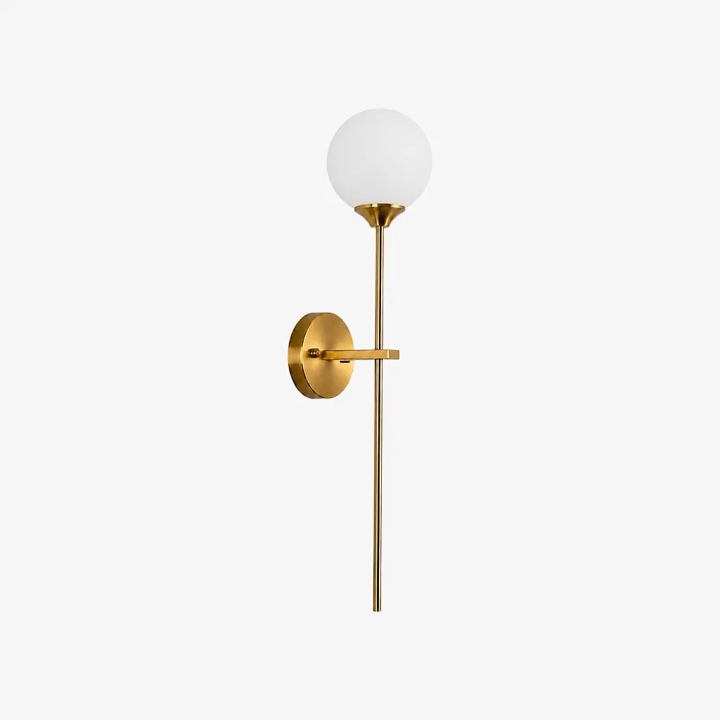 Aplique de pared largo dorado con pantalla de cristal opalino