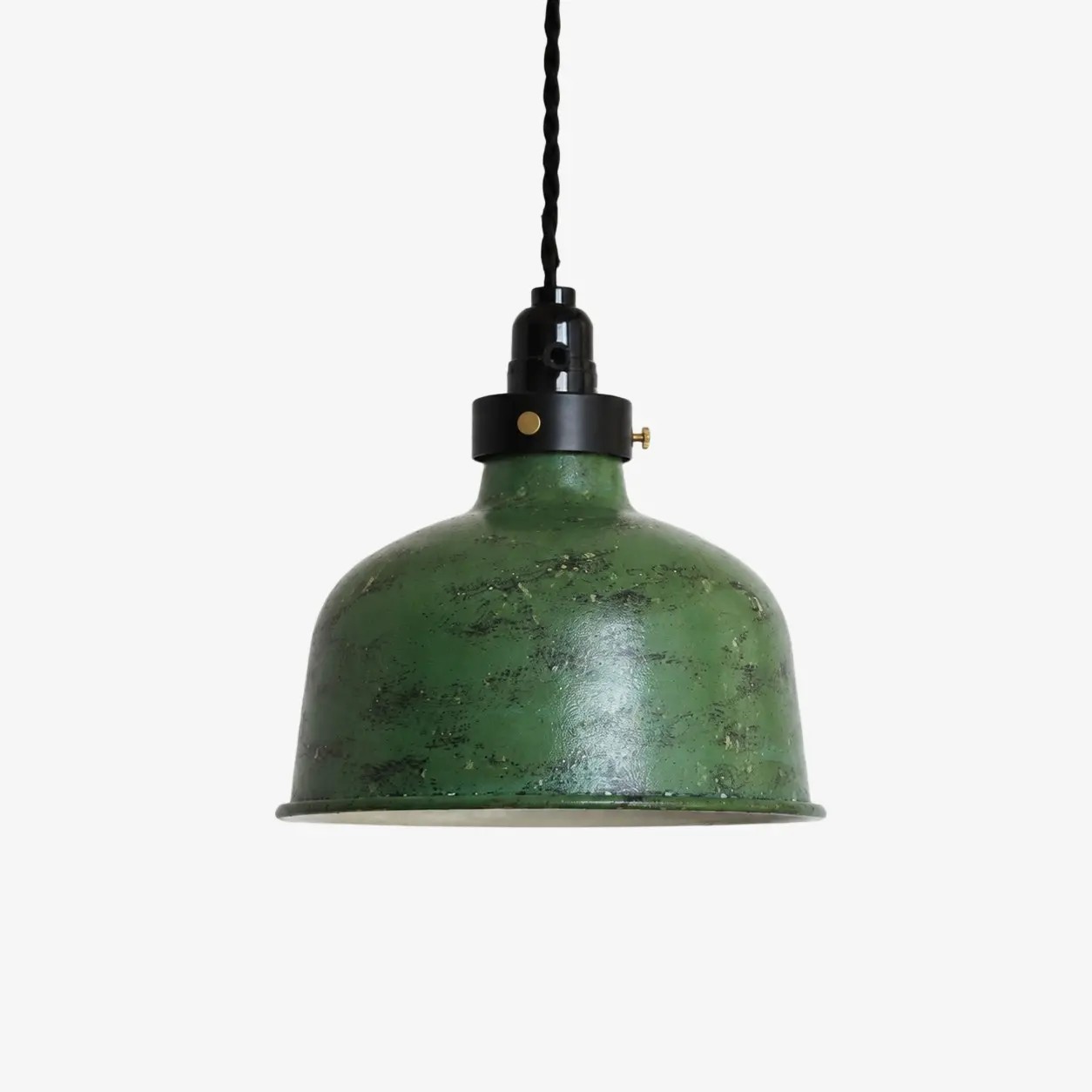 Verweerde groene hanglamp