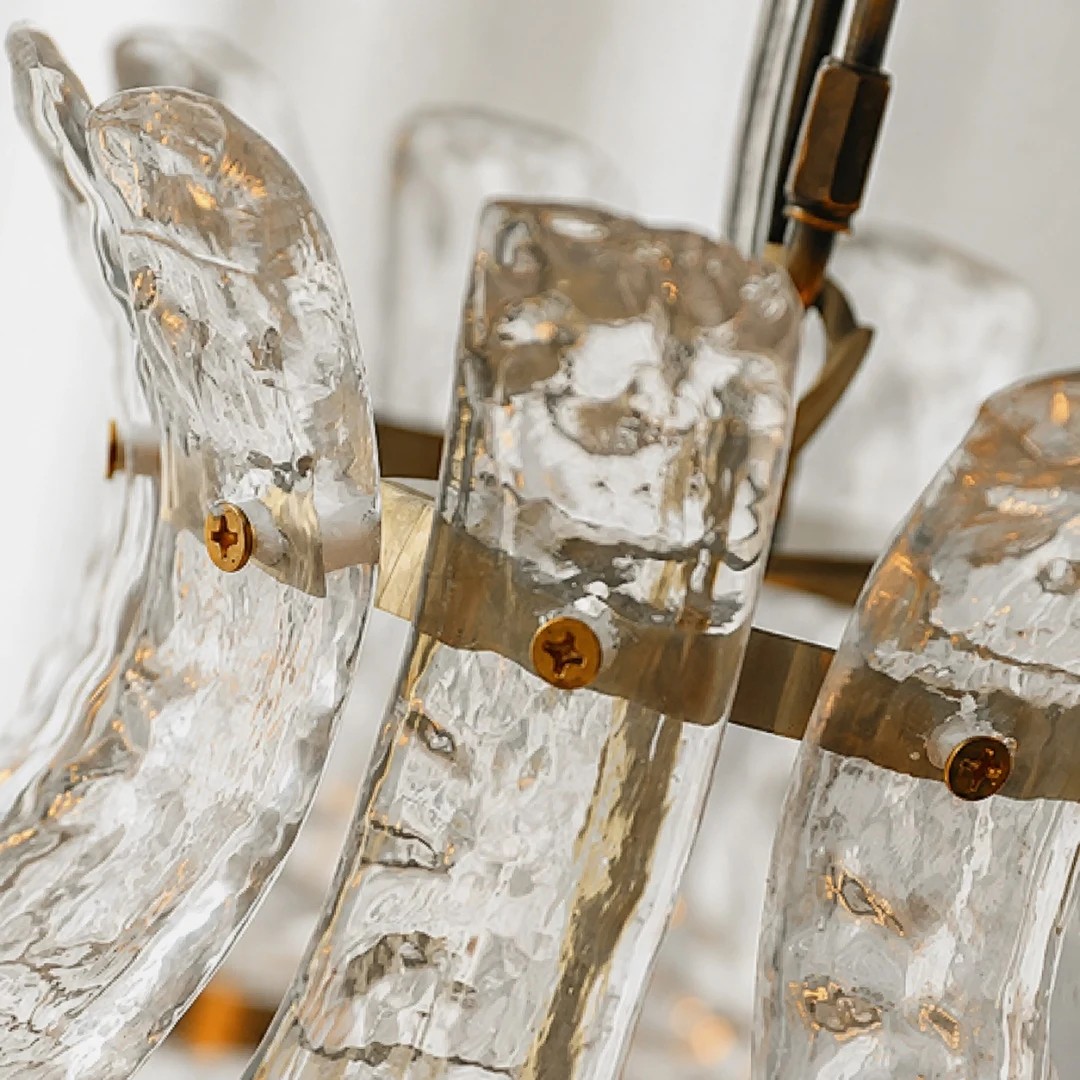 Massief messing band en glazen bloemblad verbindingsdetail