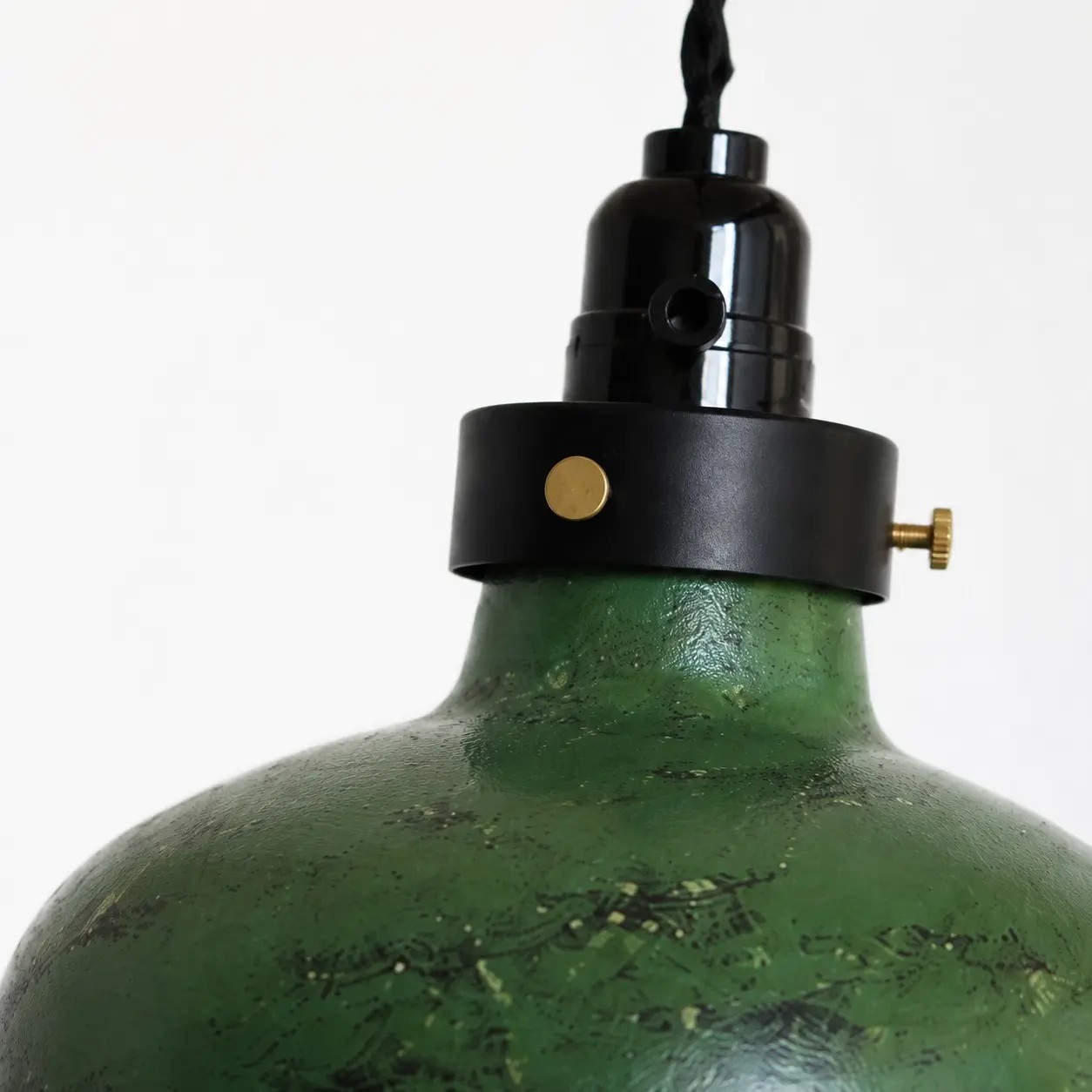 Verweerde groene metaalafwerking detail