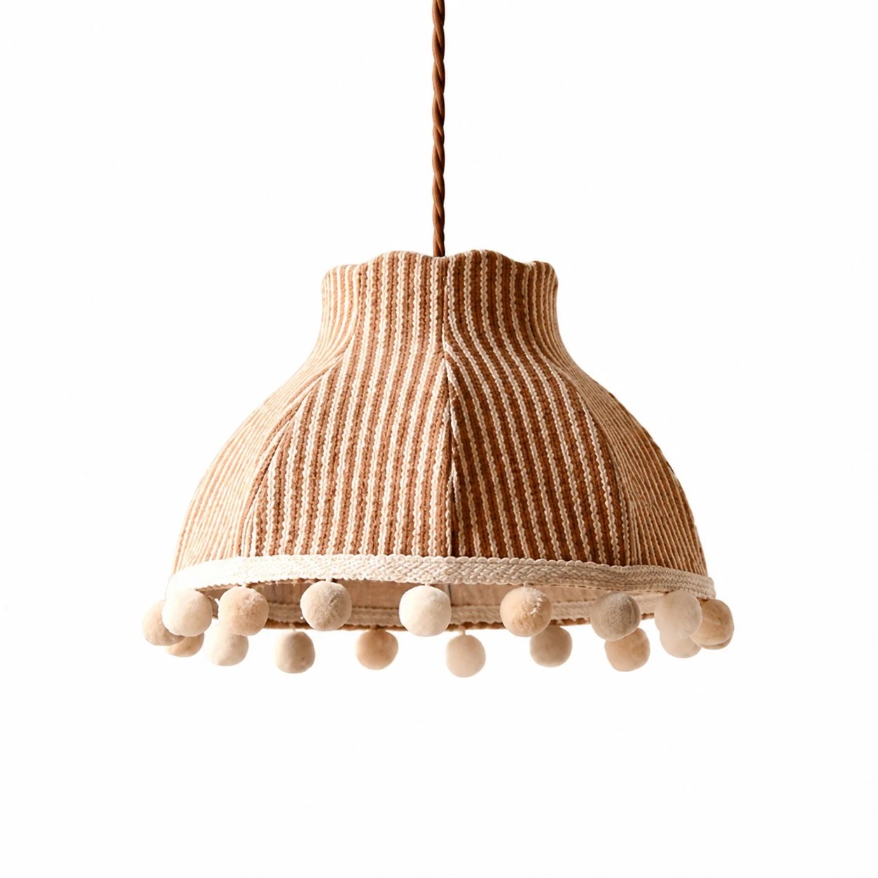 Suspension lumineuse en tissu à pompons couleur crème française