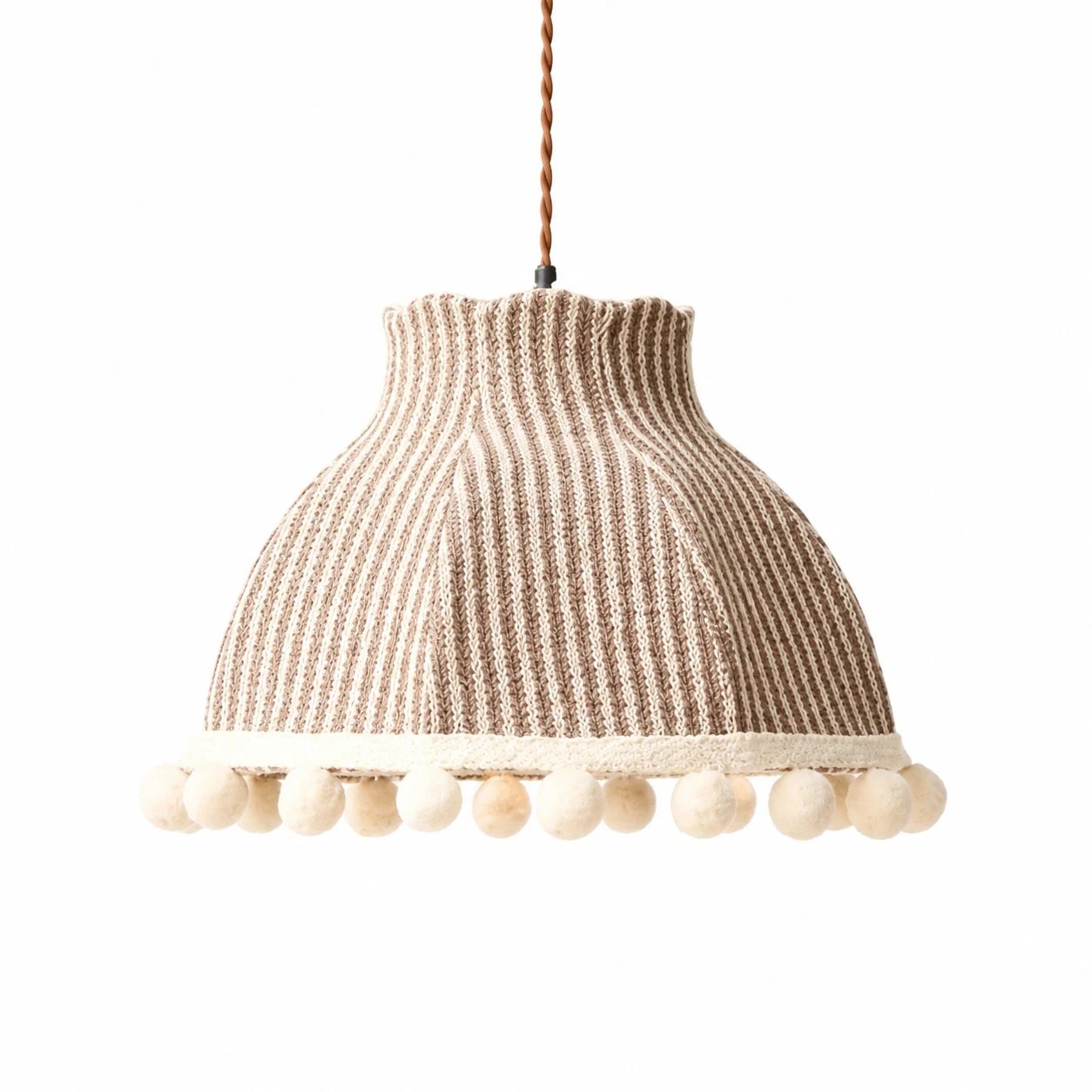 Suspension lumineuse en tissu à pompons couleur crème française
