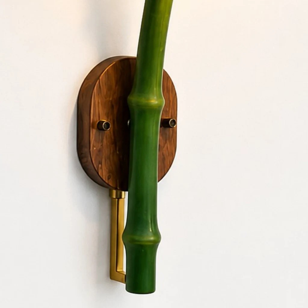 Detalle del borde de la hoja de Monstera esculpida